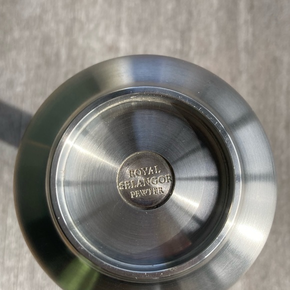 Royal Selangor | Hand Finished Generic Collection Pewter Bud Vase - Picture 5 of 14